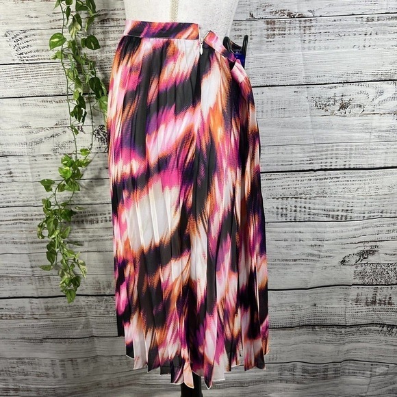 Worthington Skirt size 12 Pink Purple Black Pleated Sheer Chevron Knee Modest - Picture 8 of 12
